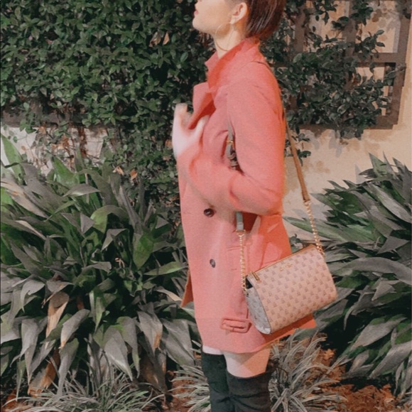 Salmon colored trench coat 🧥 💅🏻 - Picture 4 of 4